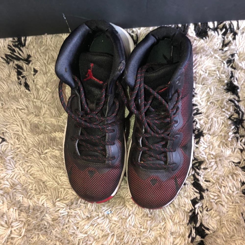 Air Jordan Shoes black and red - Picture 3 of 5